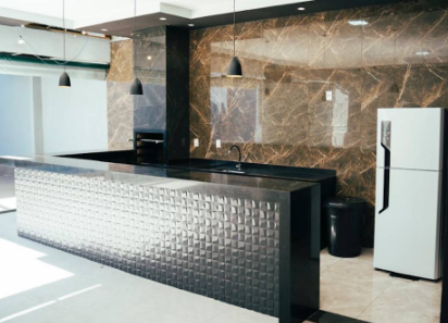 Área gourmet contemporânea com acabamento preto